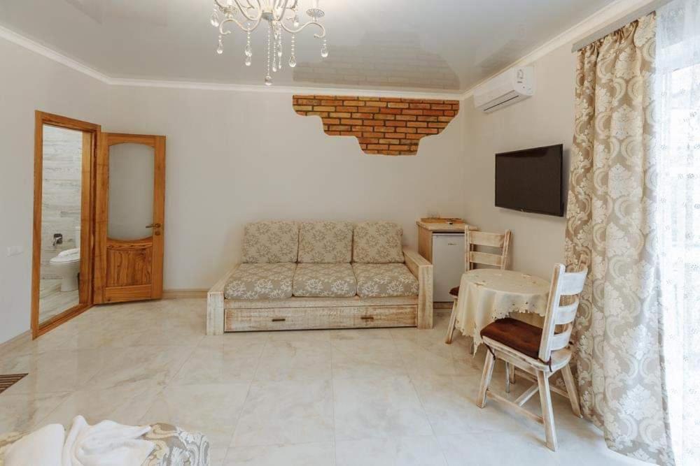 Бутик 2017 Hotel Bilhorod-Dnistrovskyy Ngoại thất bức ảnh